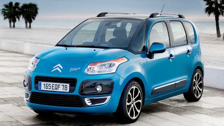 Blue Citroën C3 Picasso Exterior Front.
