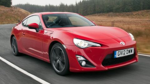 Red Toyota GT86
